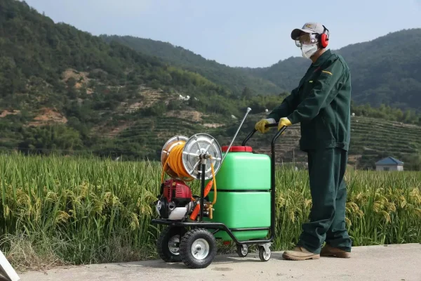 50L/60L/160L Garden Agriculture 4 Wheel Hand Push Motorized Sprayer Automatic High Efficiency Gasoline Spraying Machine