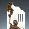Bronze Grape Harvest Woman Sculpture with White Marble Wall for Home and Garden Decoration